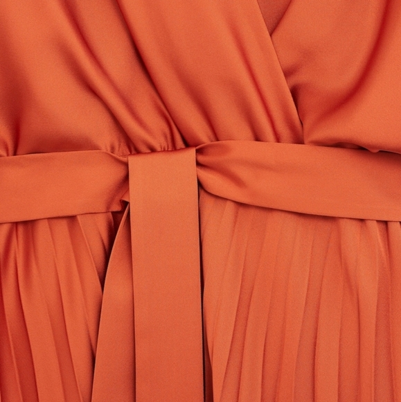 MANGO Pleated midi dress - Picture 7 of 9